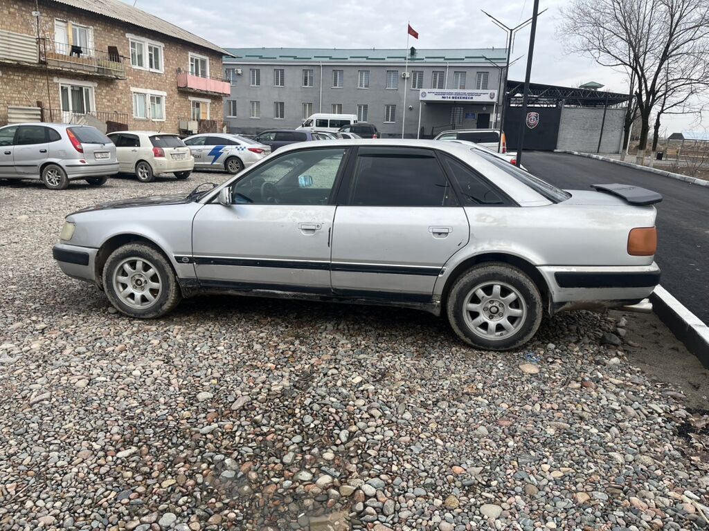 Audi 100