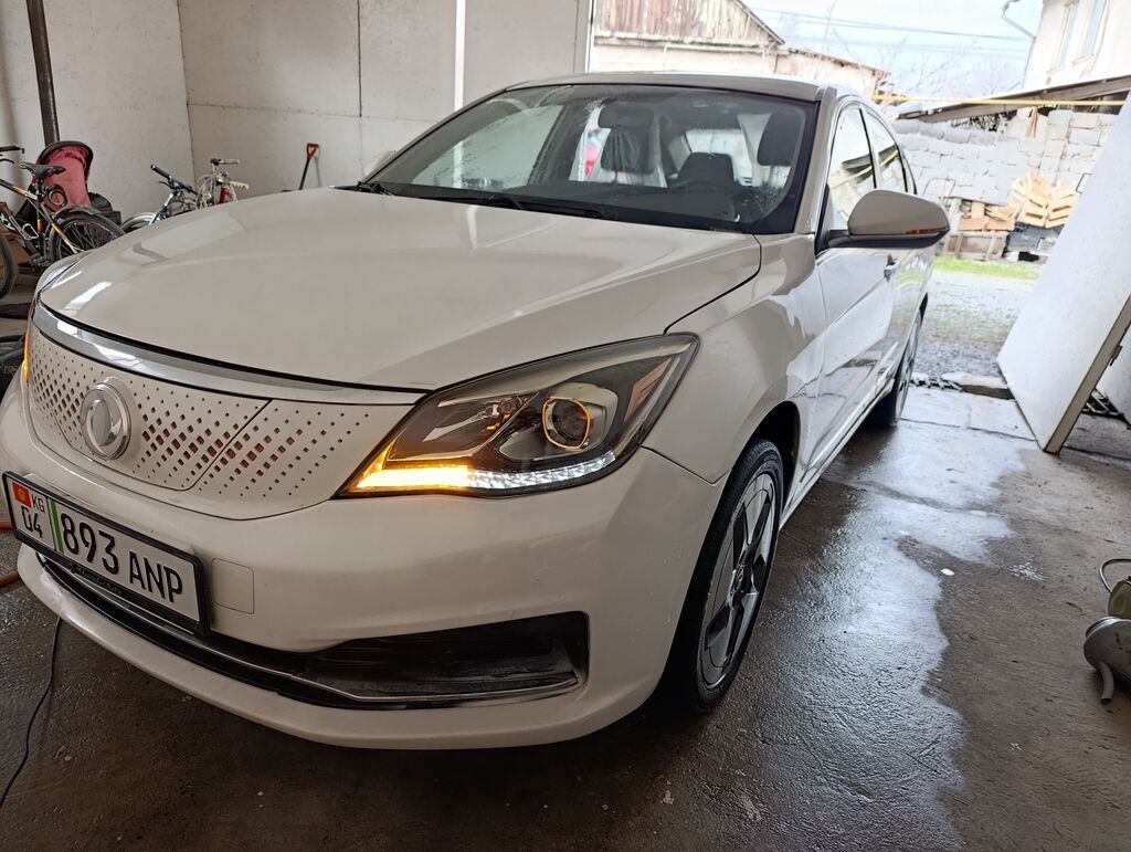 BYD E5