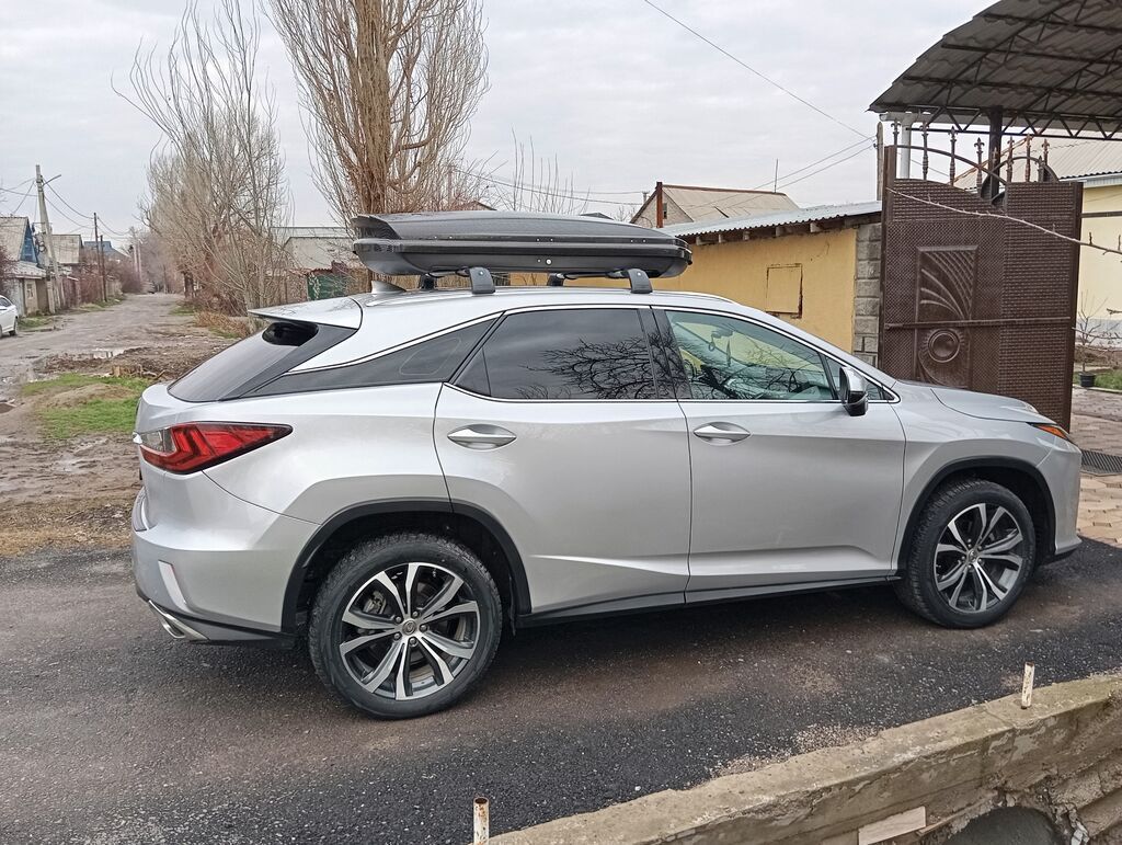 Lexus RX, серебристый кроссовер с аэробоксом на крыше Основные