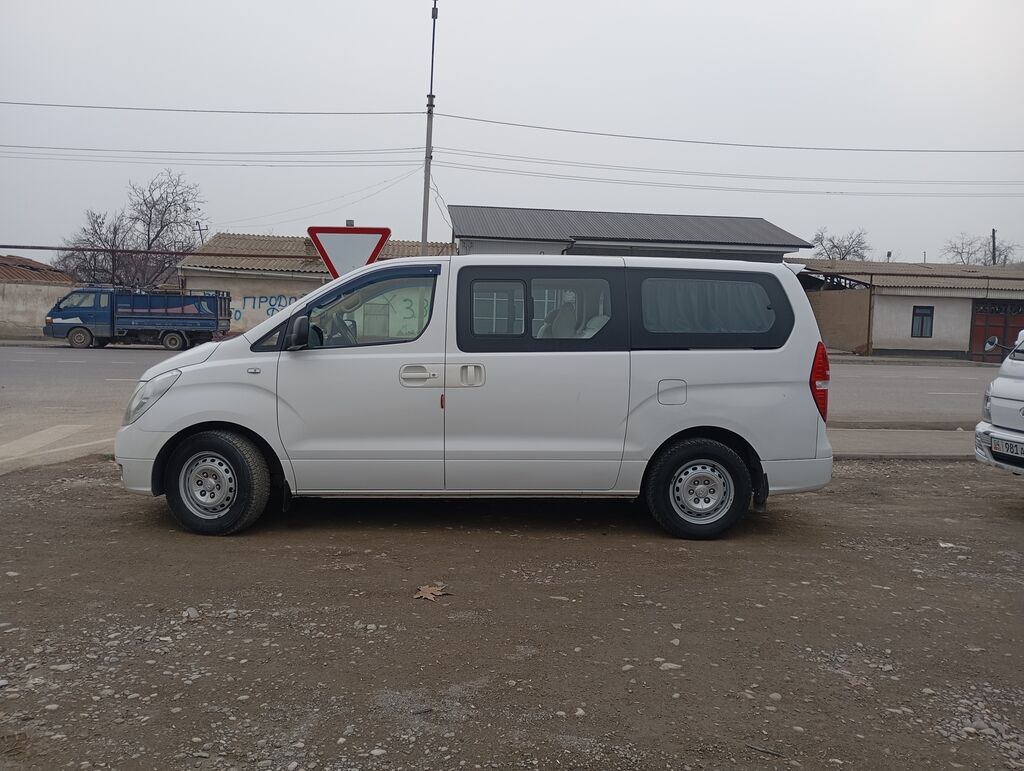 Hyundai H-1