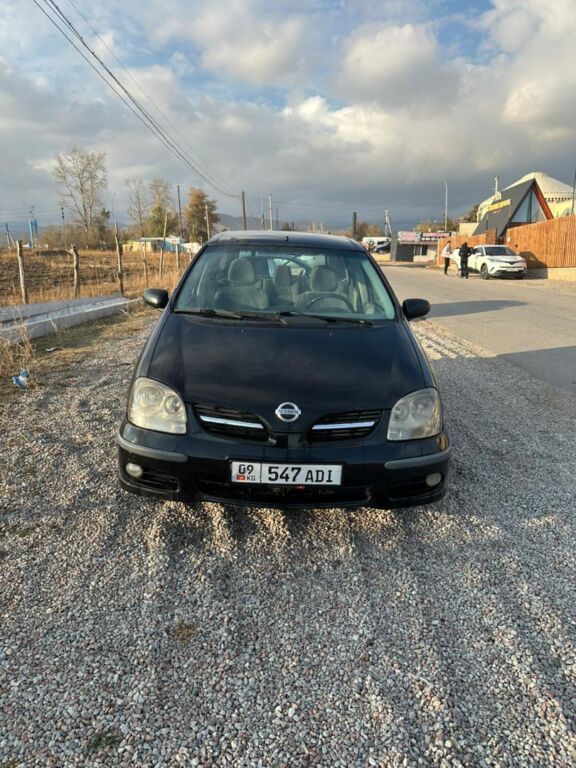 Nissan Almera Tino