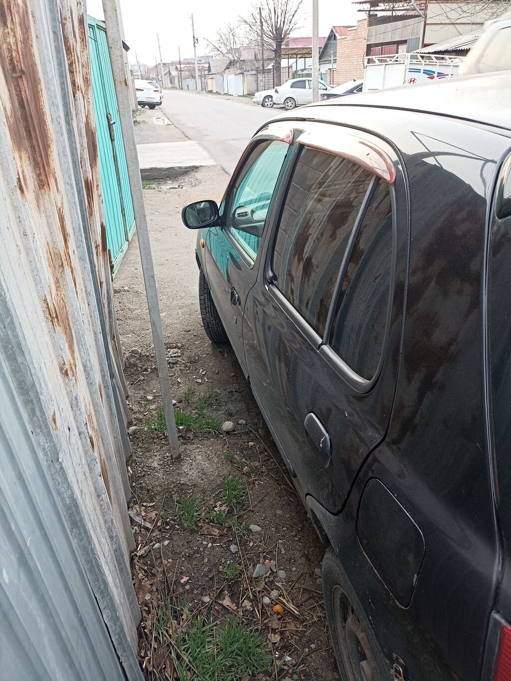 Nissan March