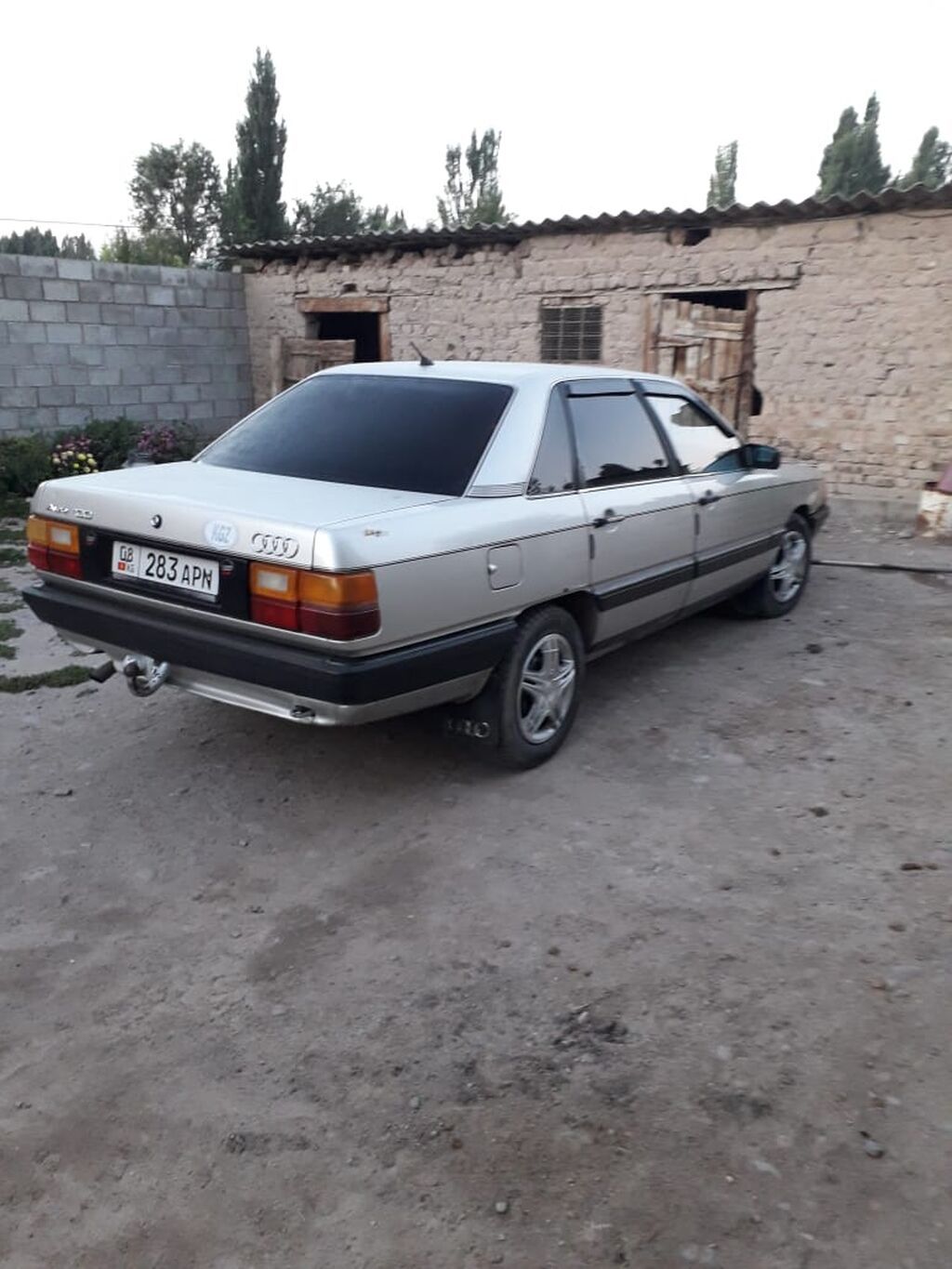Audi 100