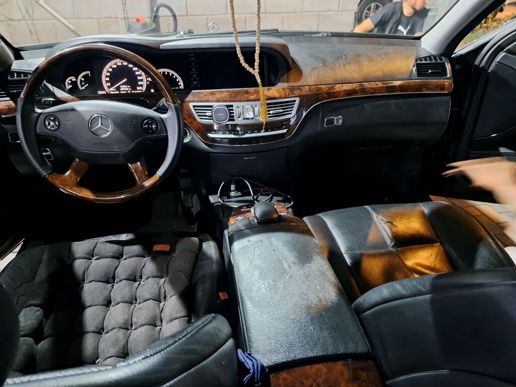 Mercedes-Benz 