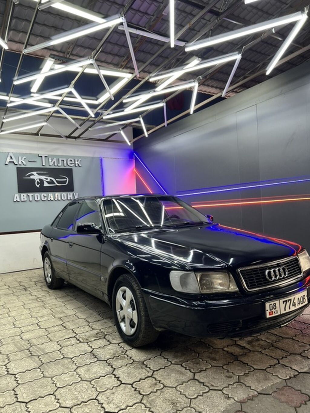 Audi 100