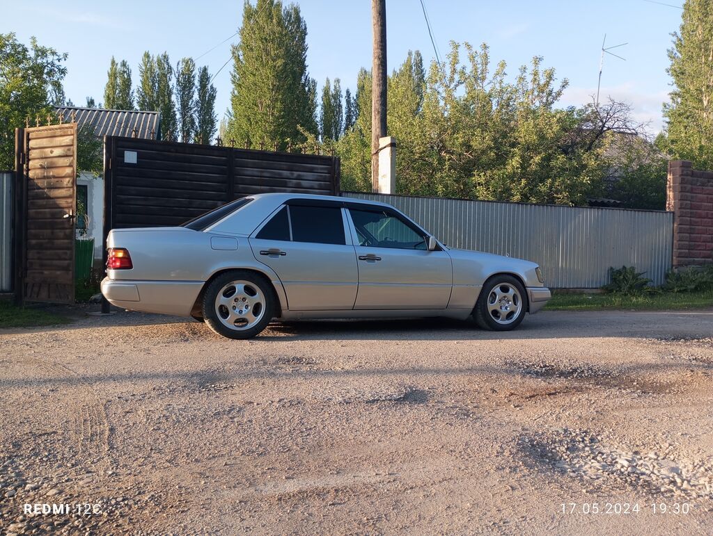 Mercedes-Benz W124