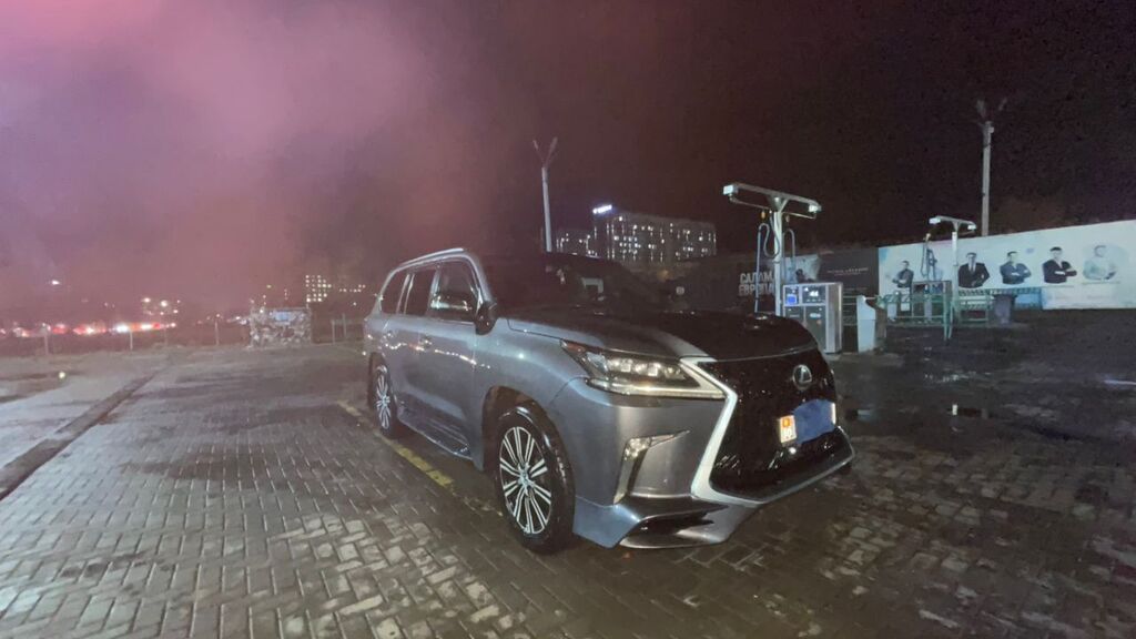 Lexus LX
