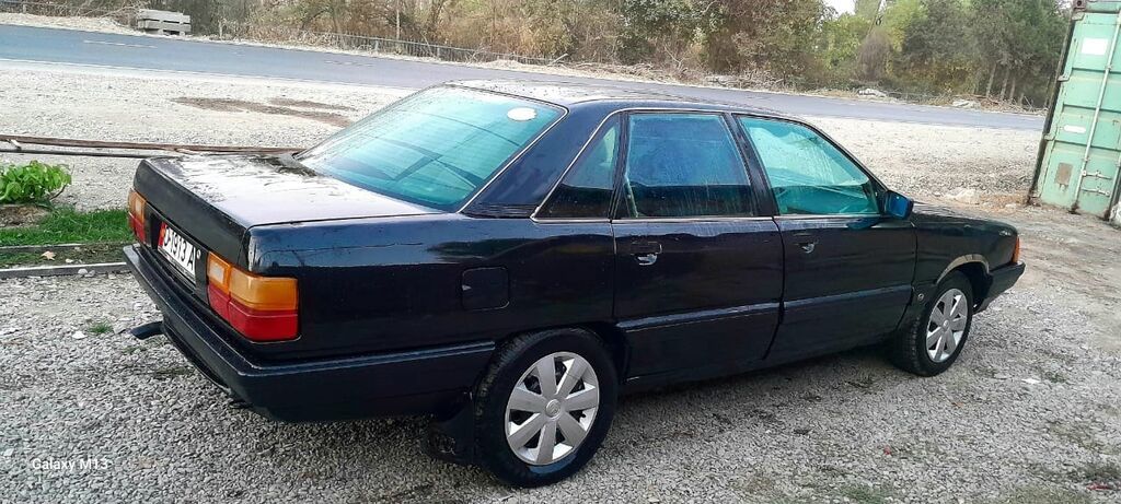 Audi 100