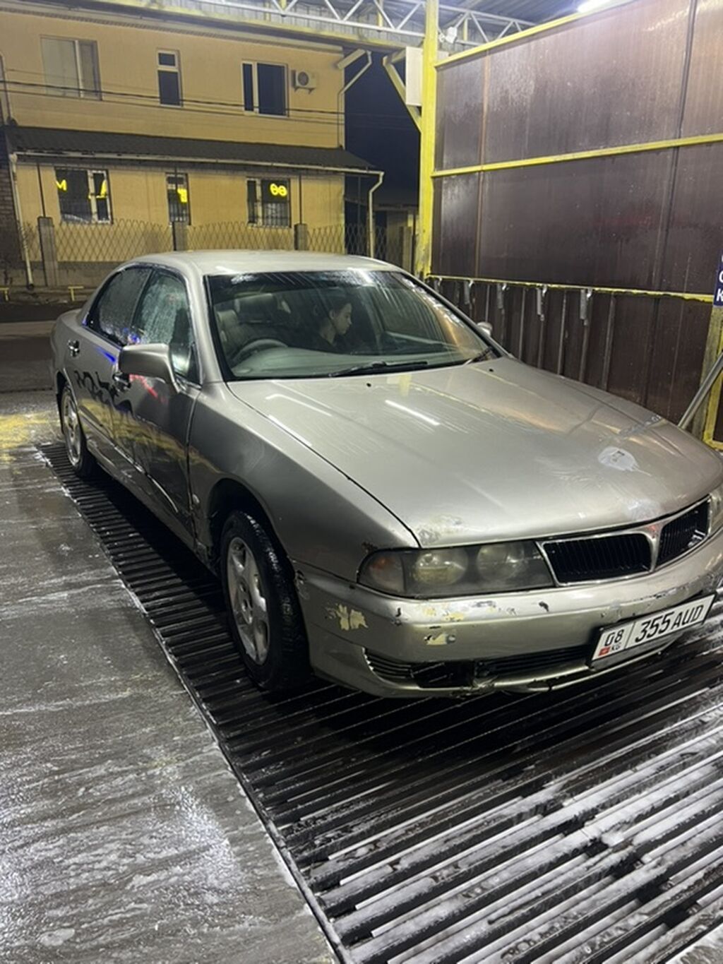 Mitsubishi Diamante