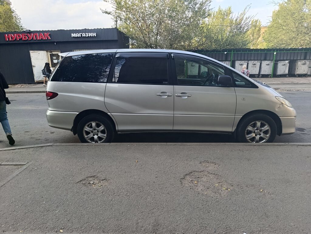 Toyota Estima