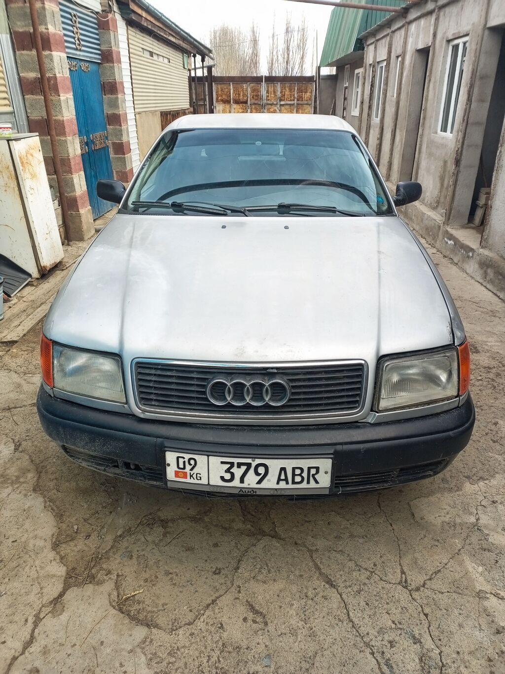 Audi 100