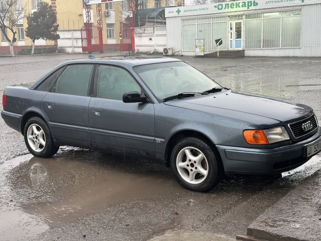 Audi 100