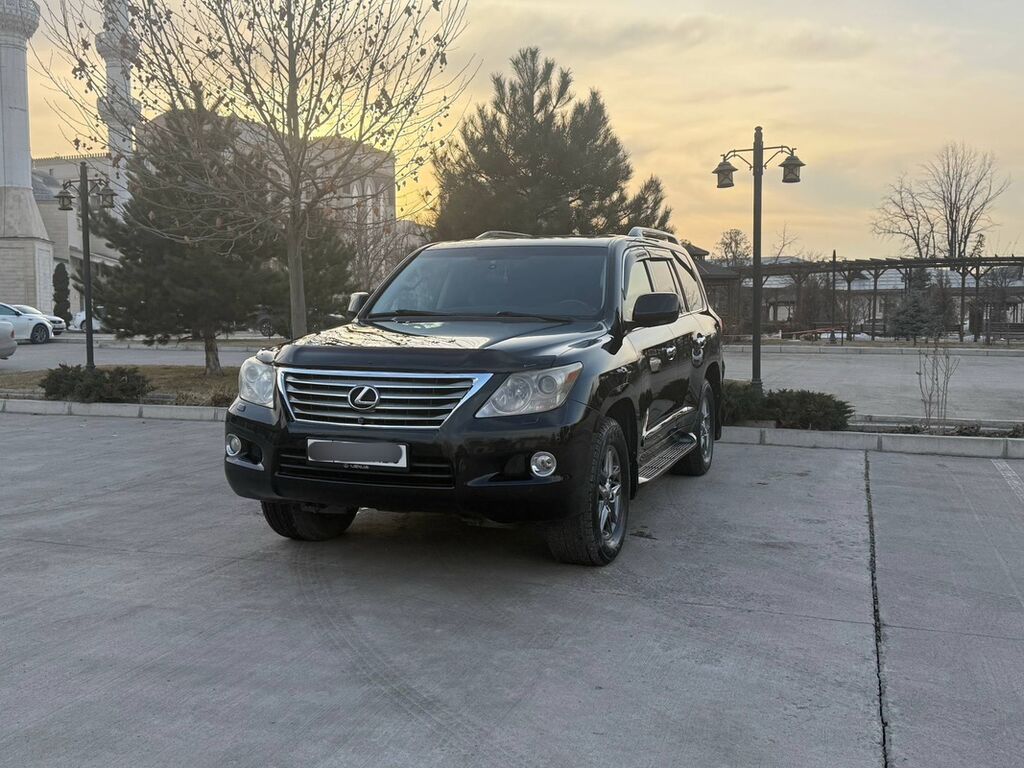 Lexus LX