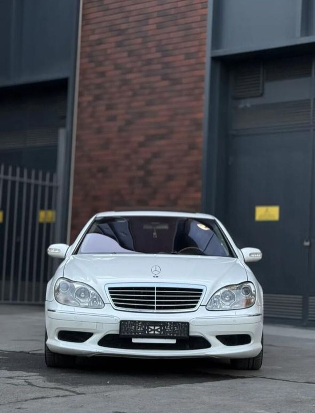 Mercedes-Benz 220