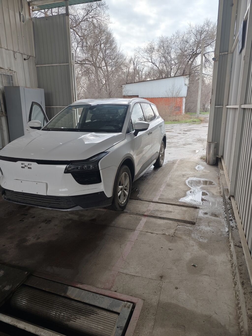 BYD E2