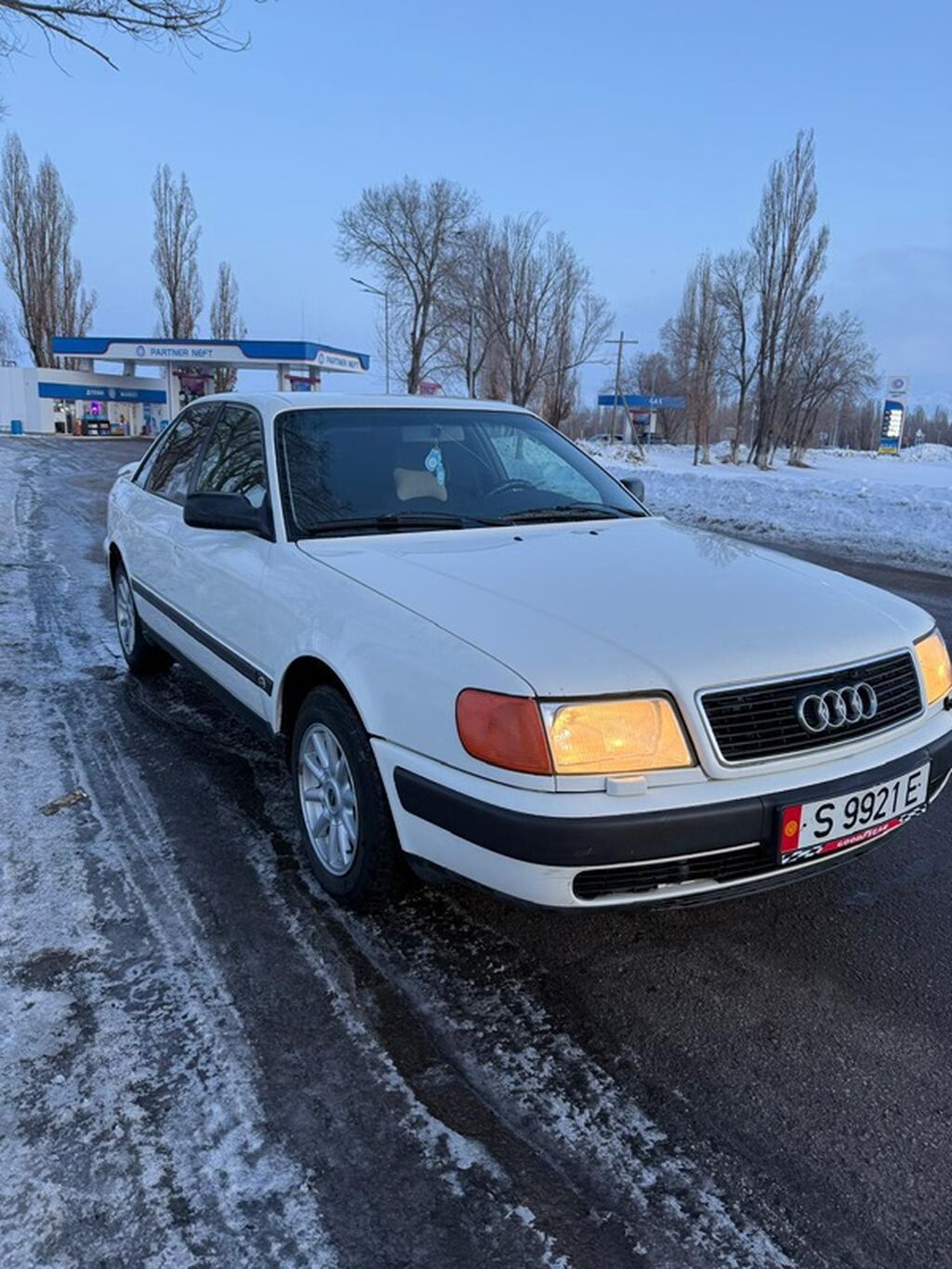 Audi 100