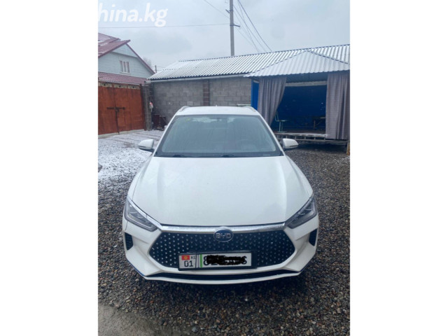 BYD E2