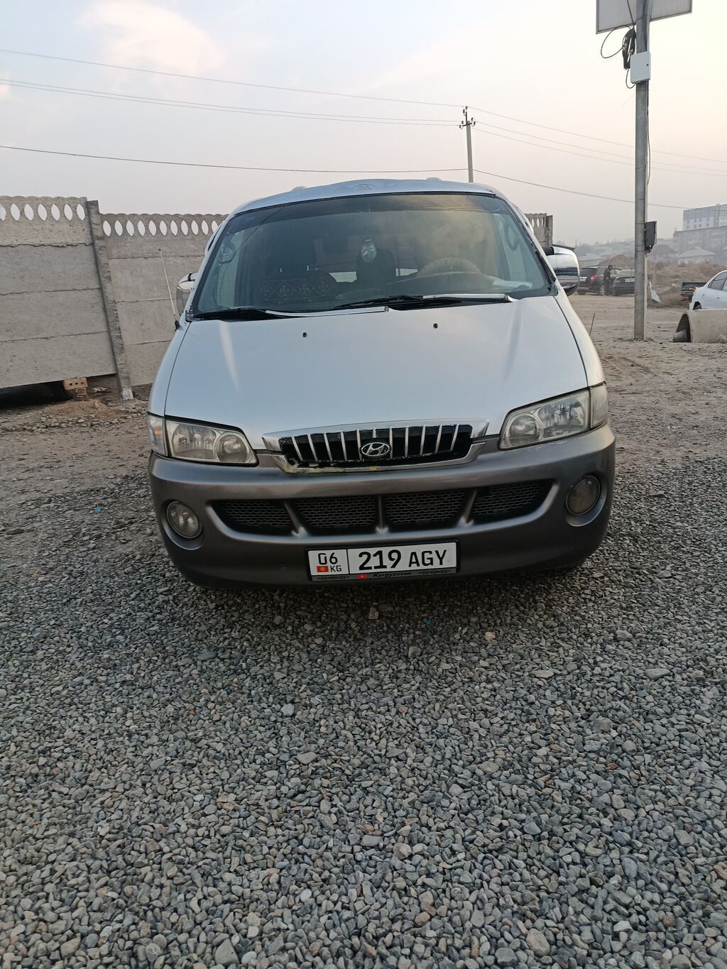 Hyundai Starex