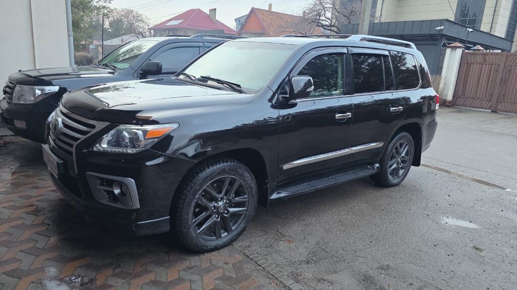 Lexus LX
