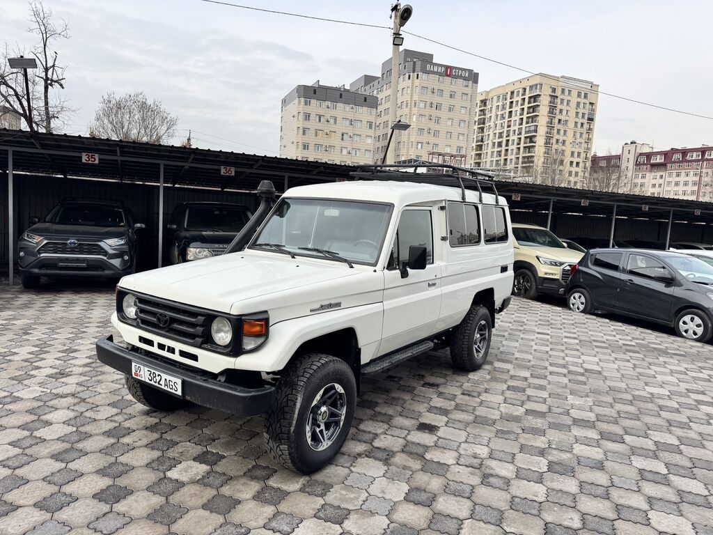 Toyota Land Cruiser