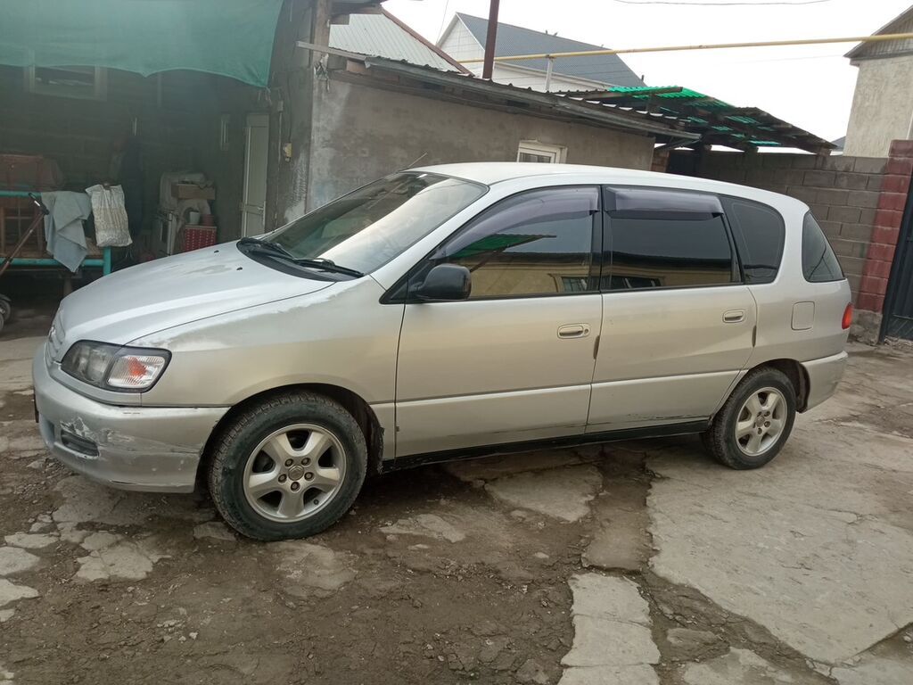 Toyota Ipsum