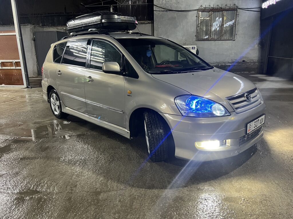 Toyota Avensis Verso