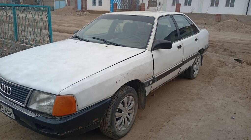 Audi 100