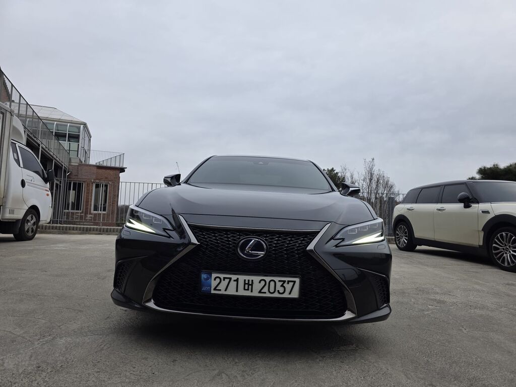 Lexus ES