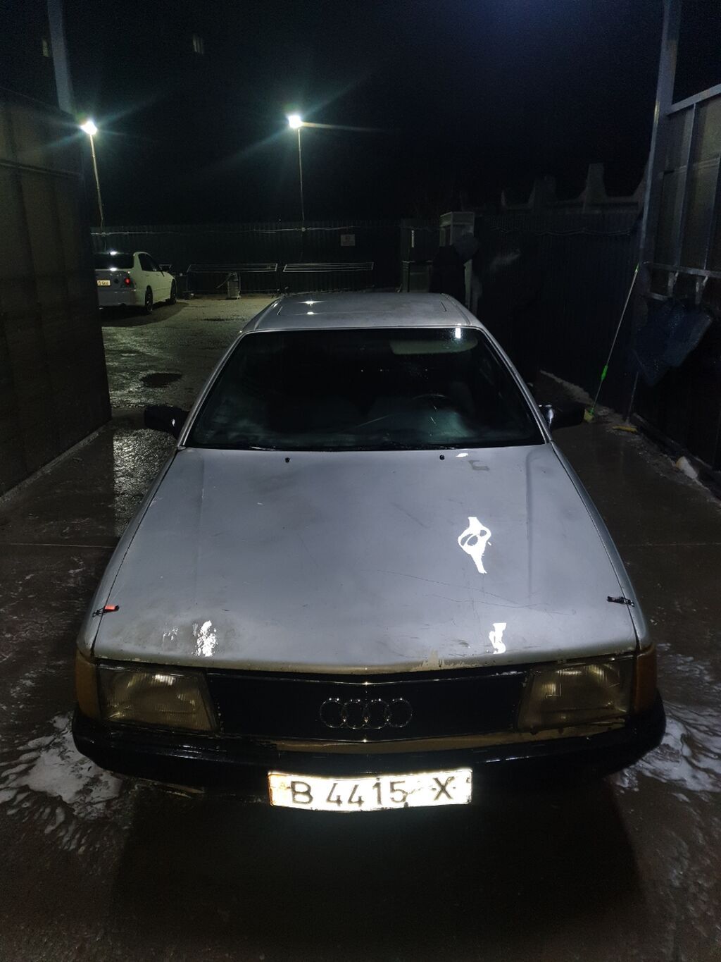 Audi 100