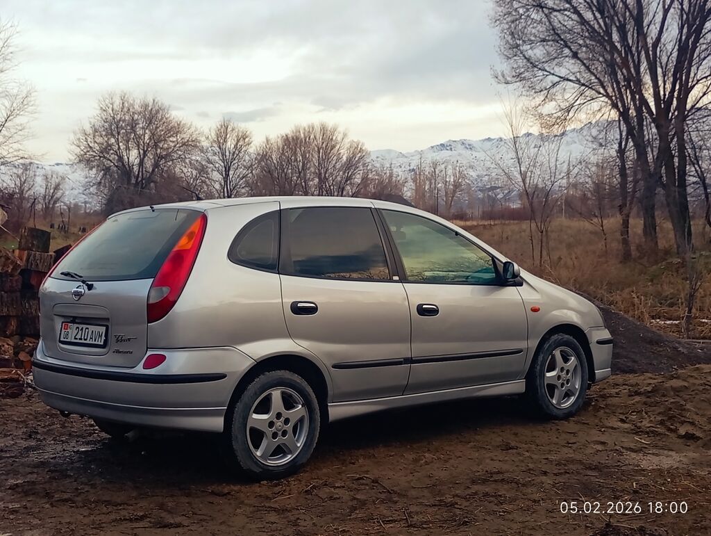 Nissan Almera Tino