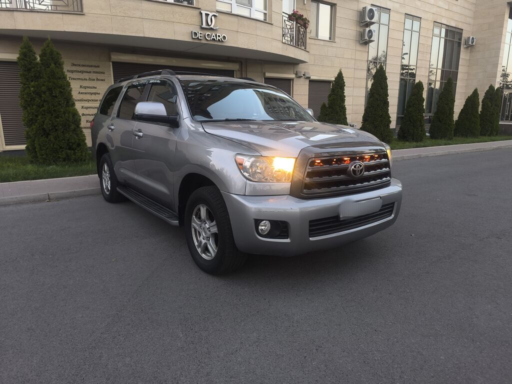 Toyota Sequoia