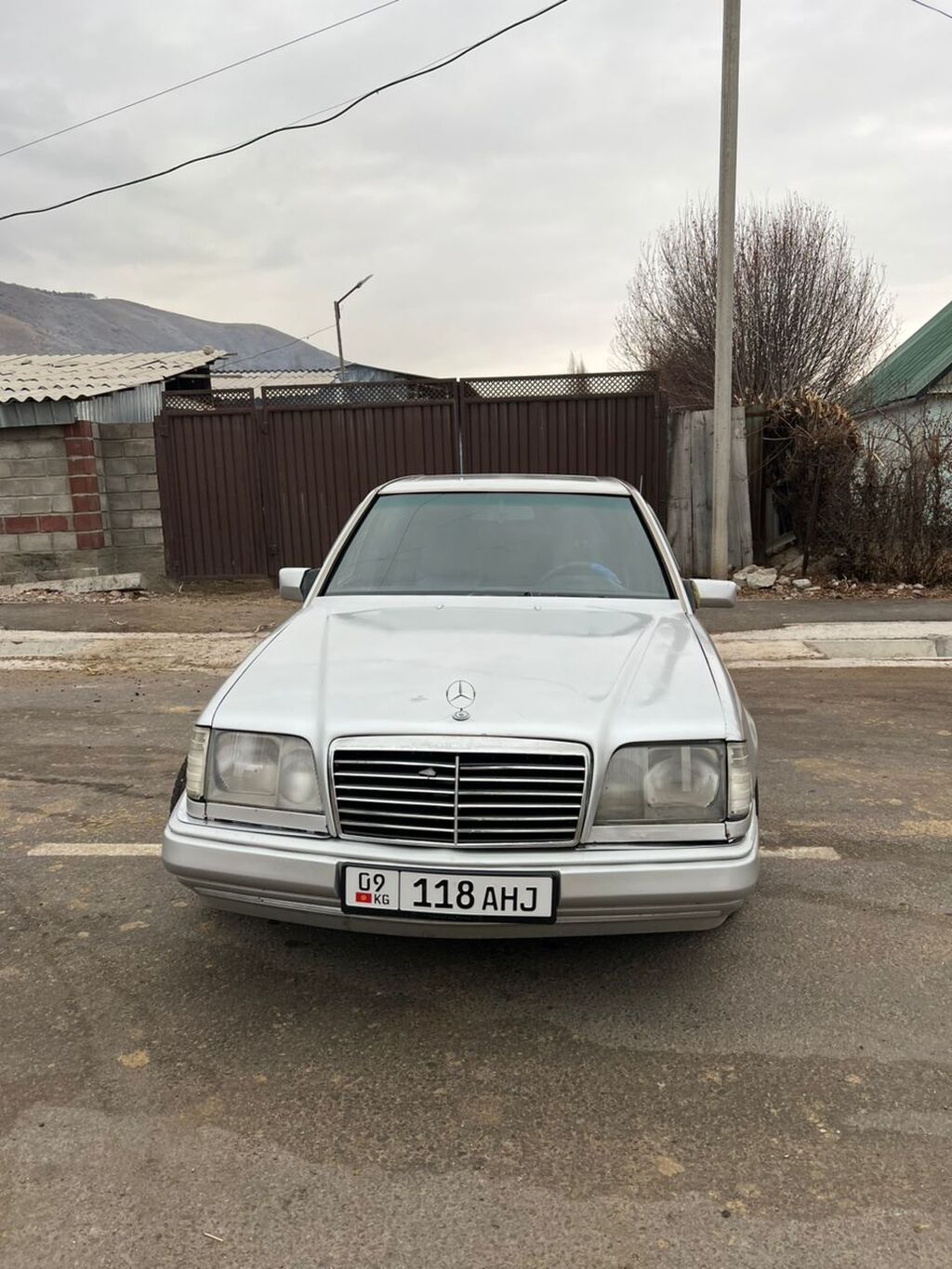 Mercedes-Benz W124
