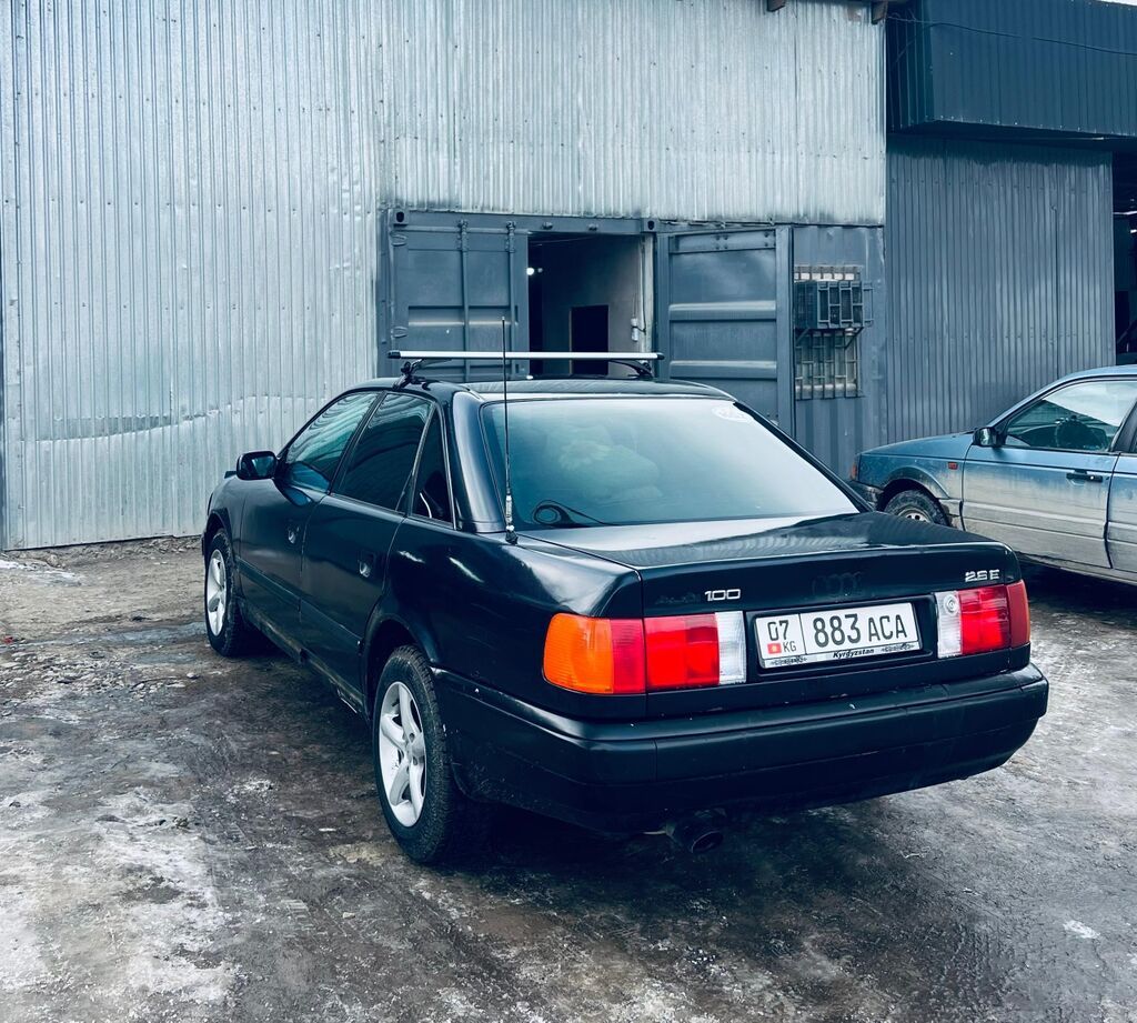 Audi 100
