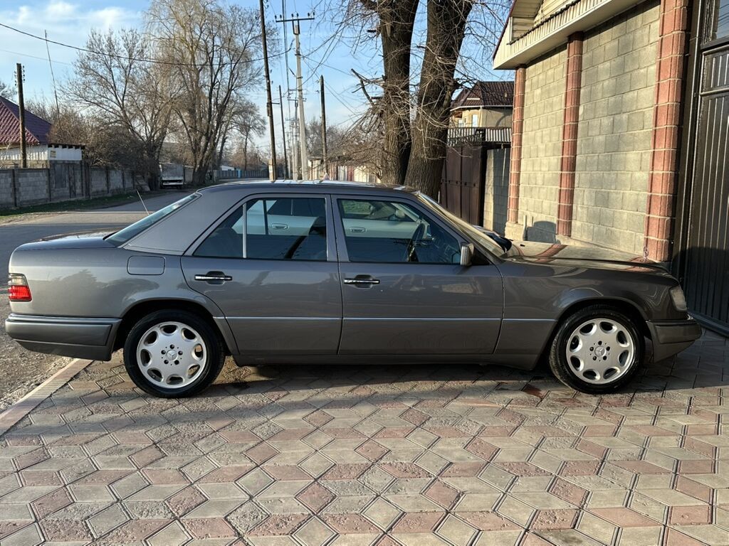 Mercedes-Benz W124