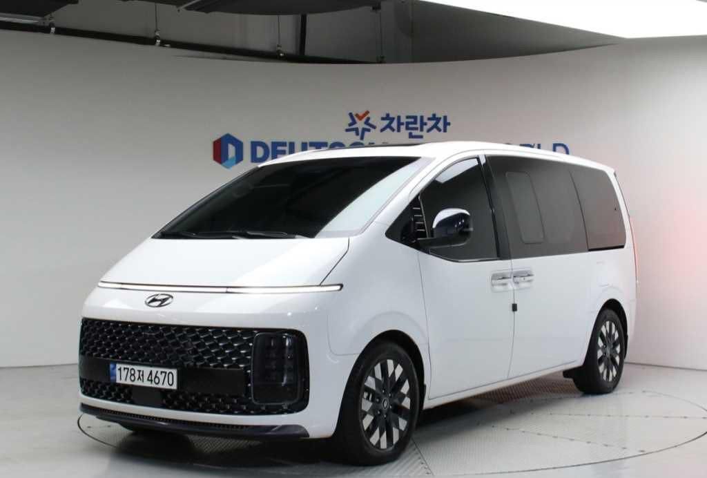 Hyundai Staria