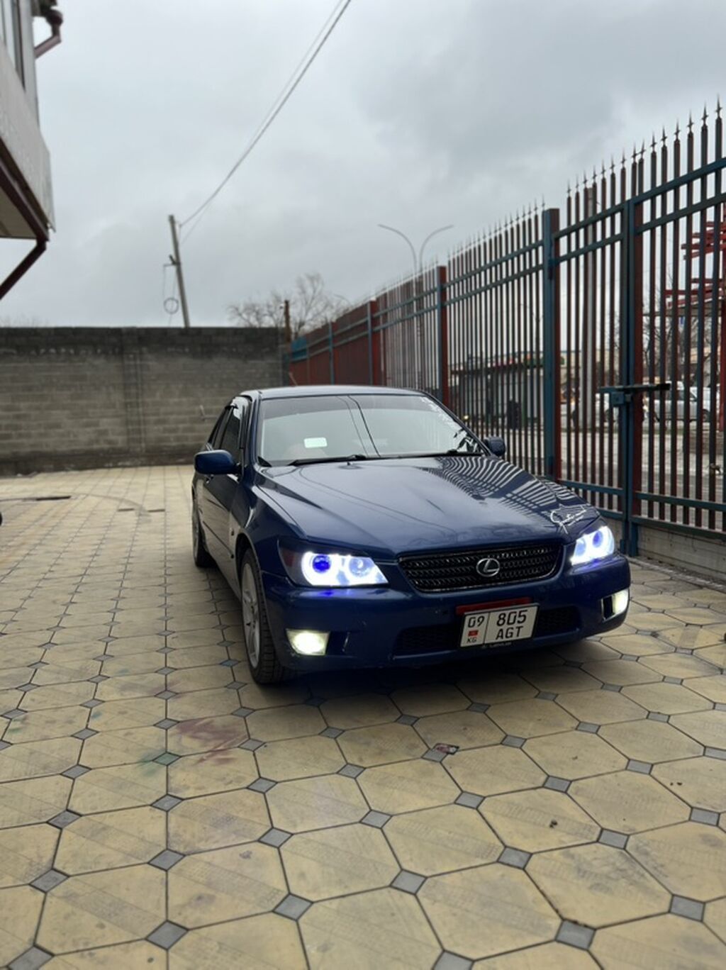 Lexus IS