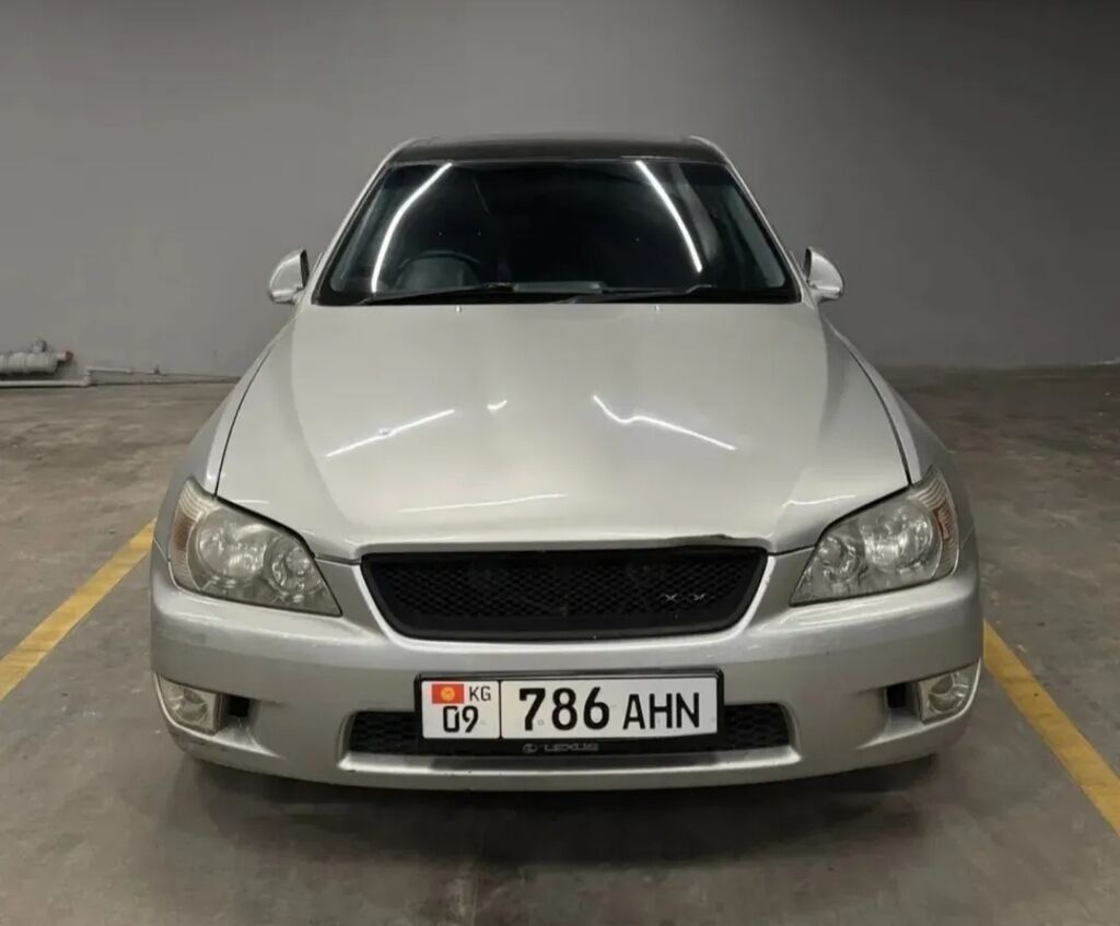 Lexus IS