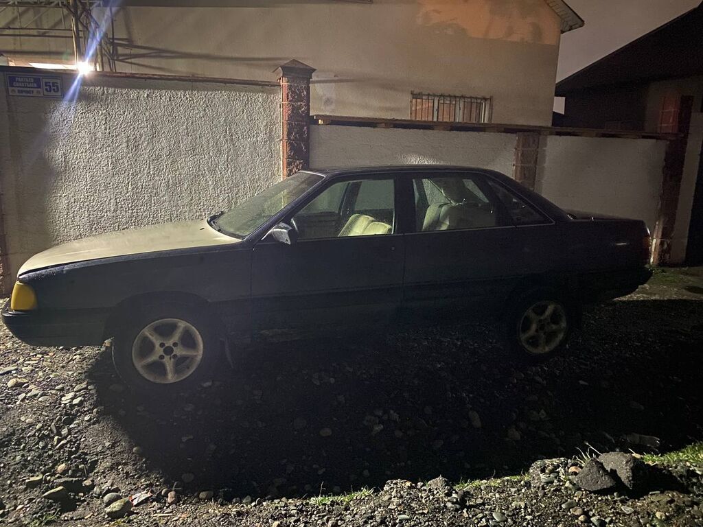 Audi 100