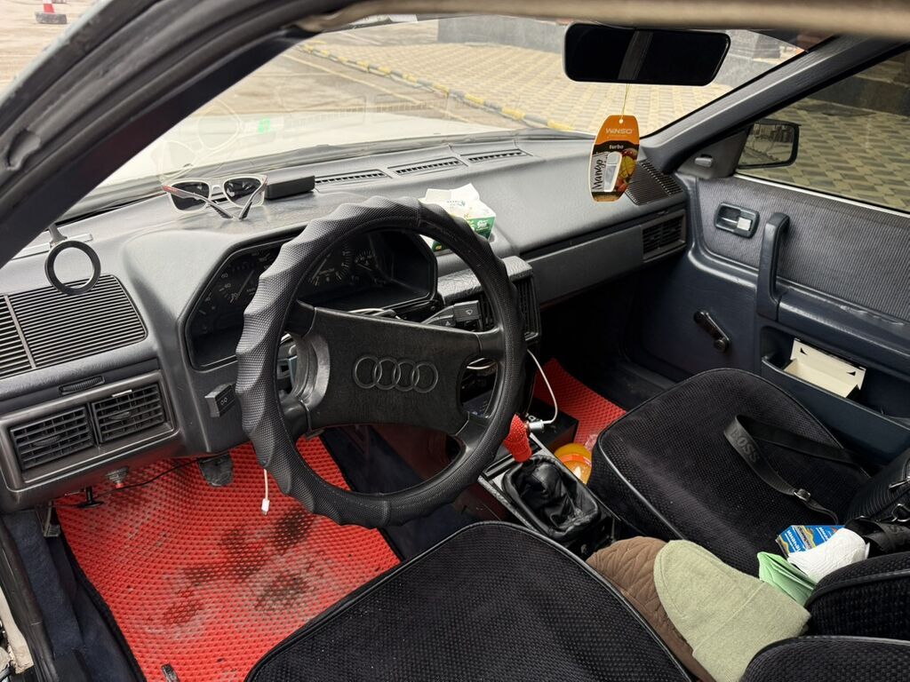 Audi 100