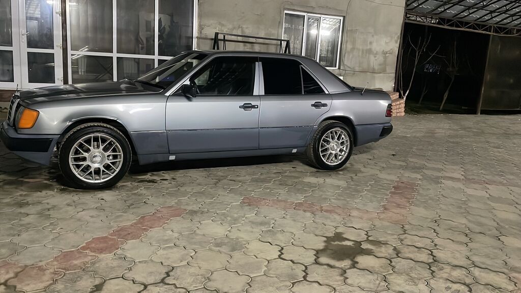 Mercedes-Benz W124