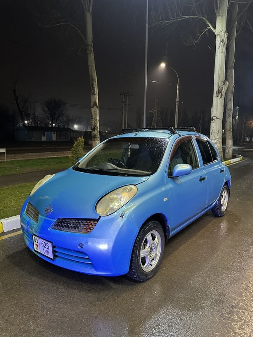 Nissan March