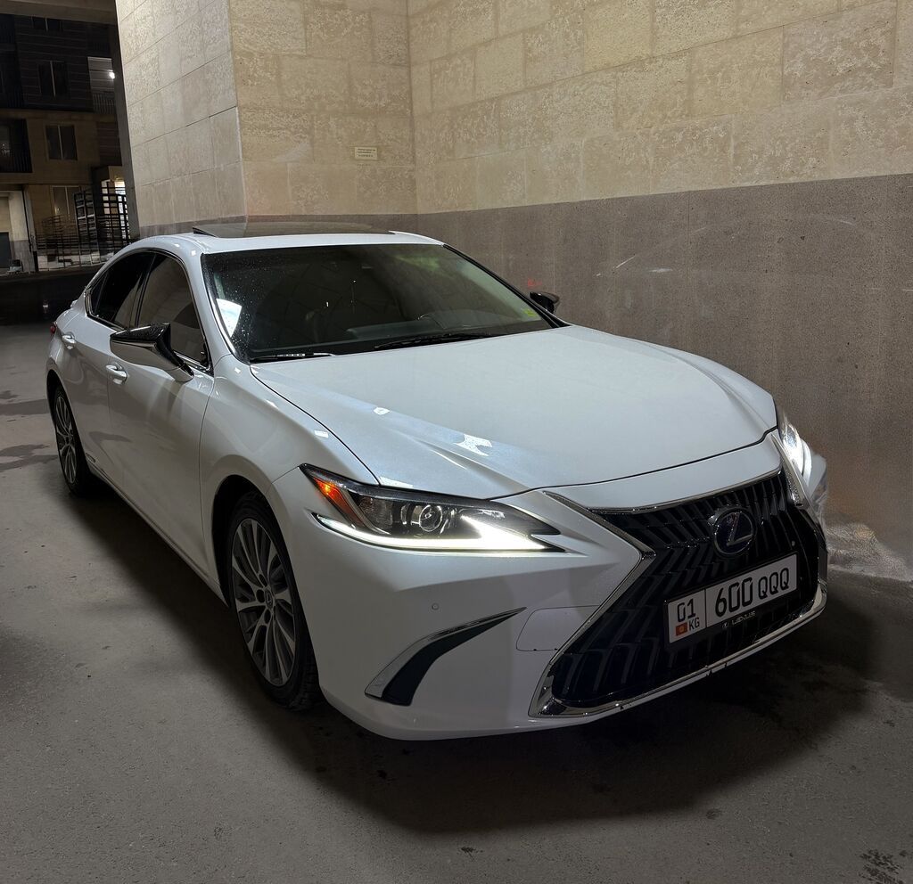 Lexus ES