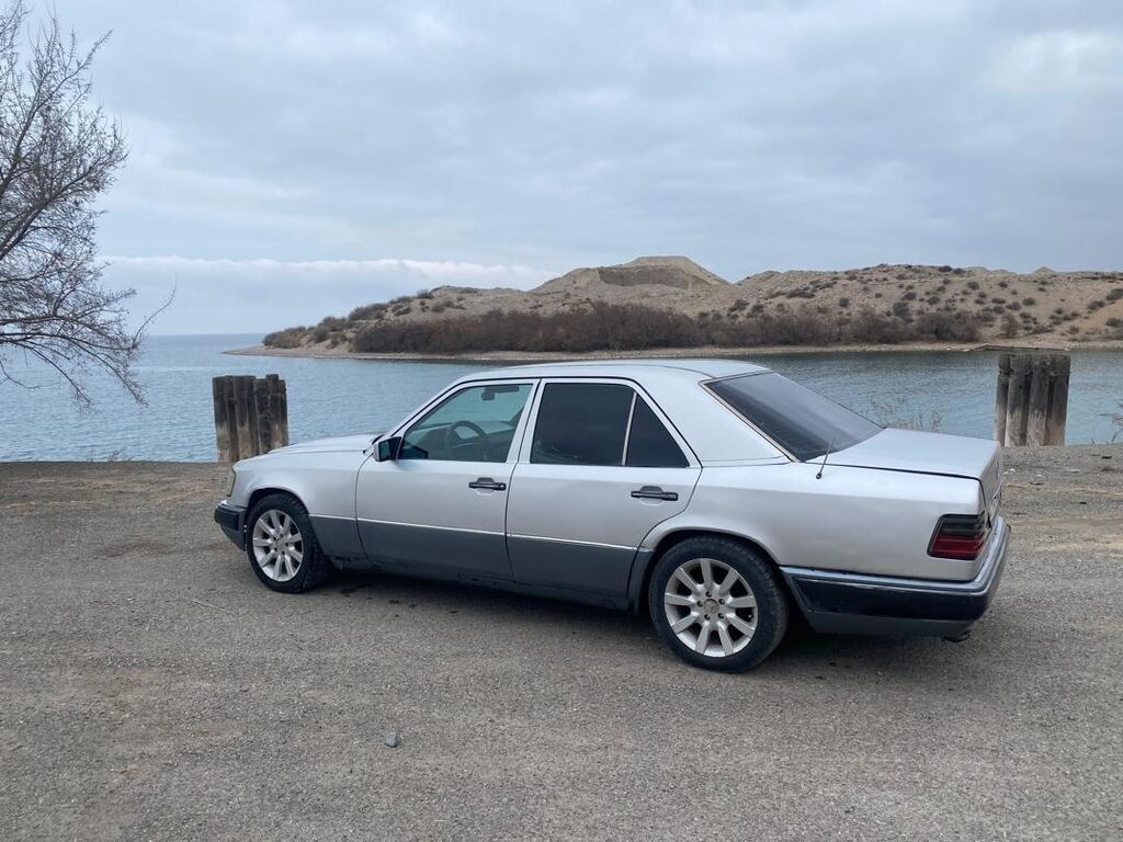 Mercedes-Benz W124