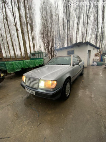 Mercedes-Benz W124