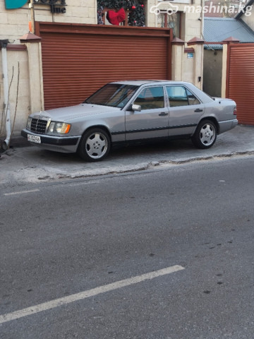 Mercedes-Benz W124