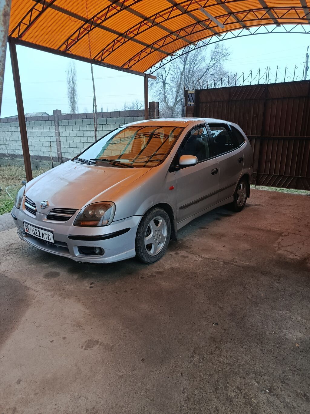 Nissan Tino