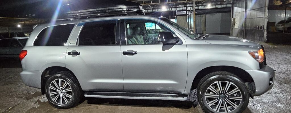 Toyota Sequoia