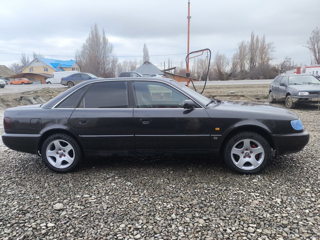 Audi 100