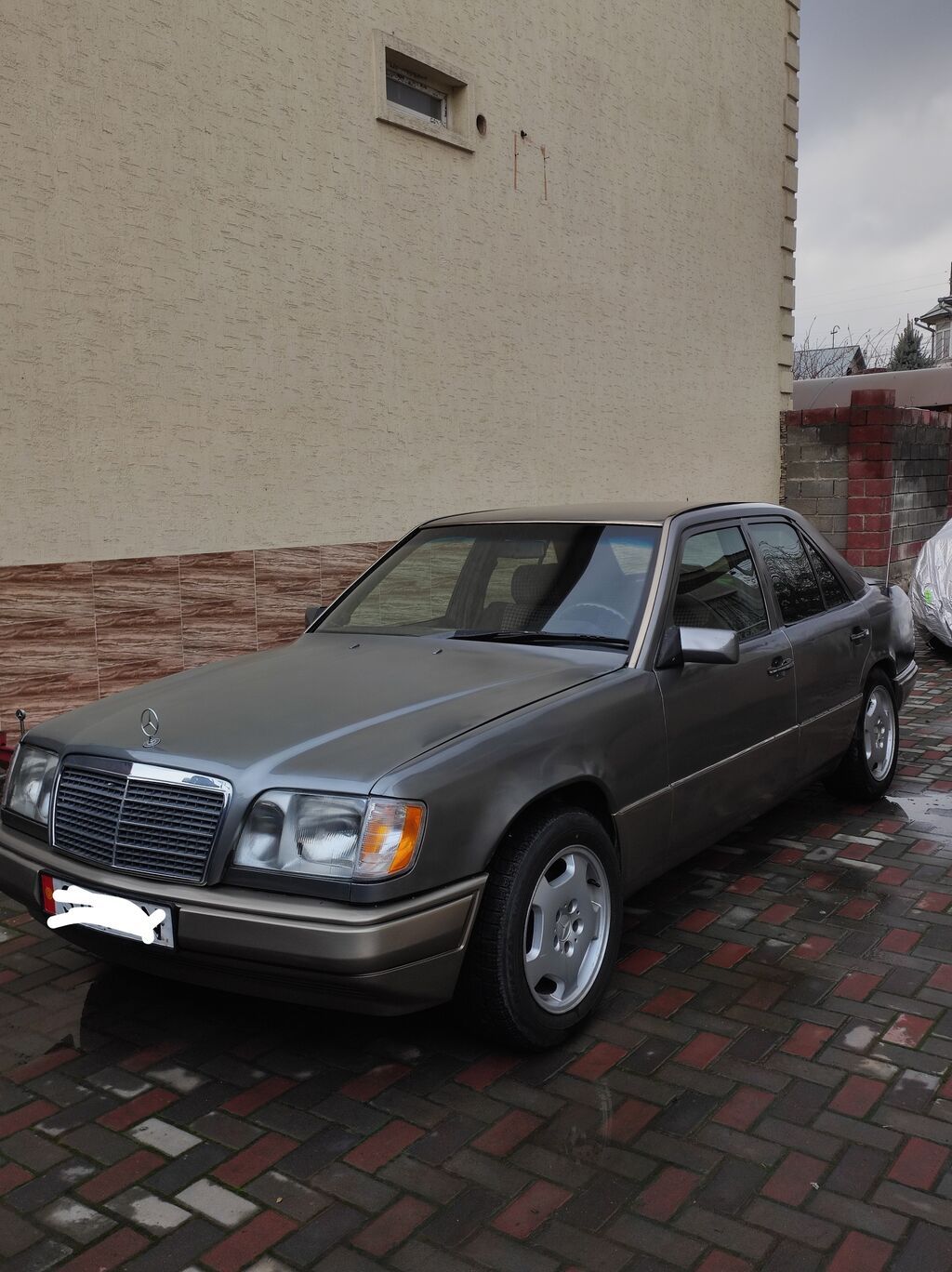 Mercedes-Benz W124