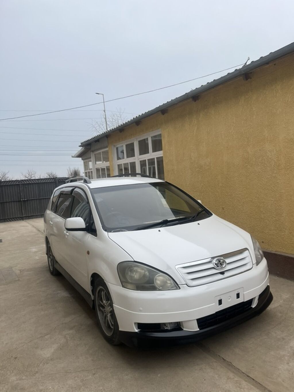 Toyota Avensis Verso